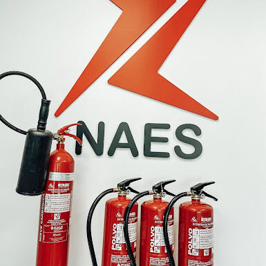 Distintos extintores de NEAS